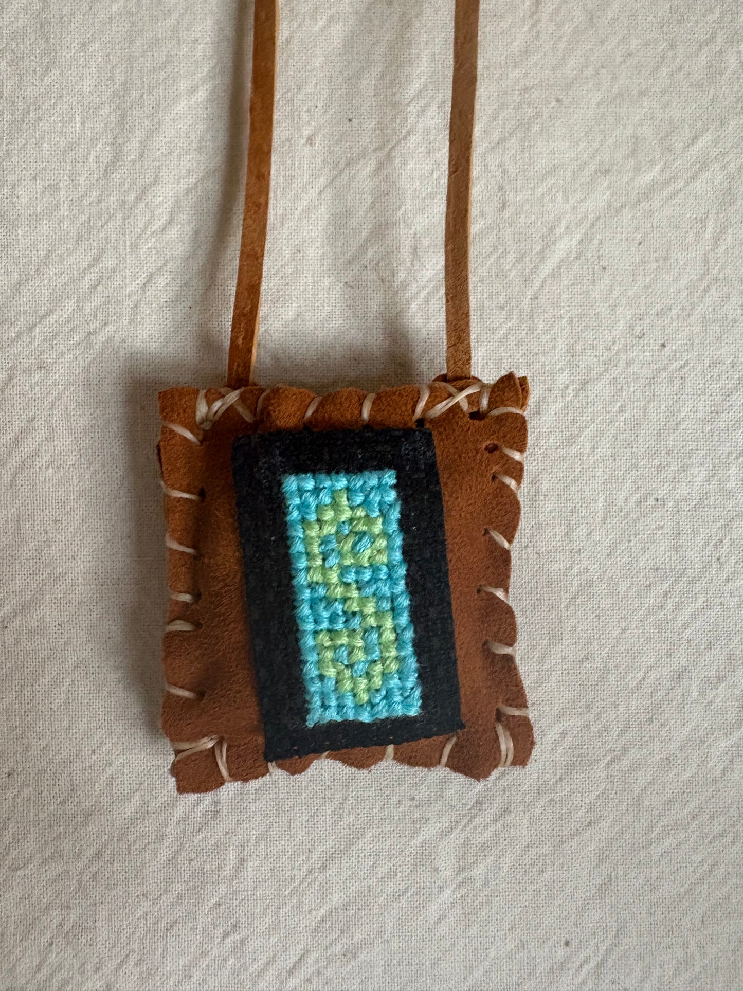 Oberhy: Deer Hide Medicine Bag